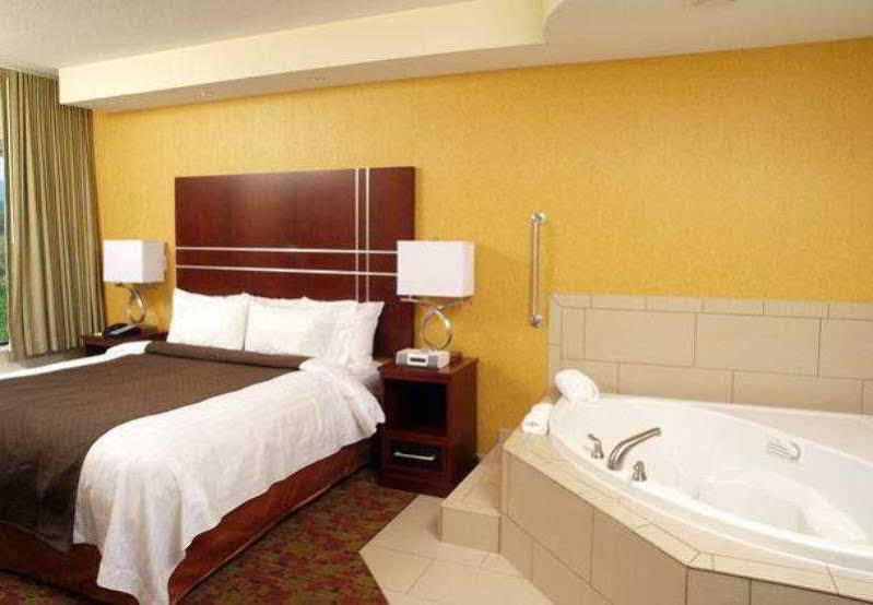 Springhill Suites Pigeon Forge Bagian luar foto